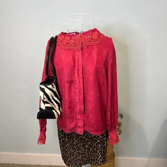 Gorgeous vintage silk lace ruffle button up blouse - Picture 2 of 8